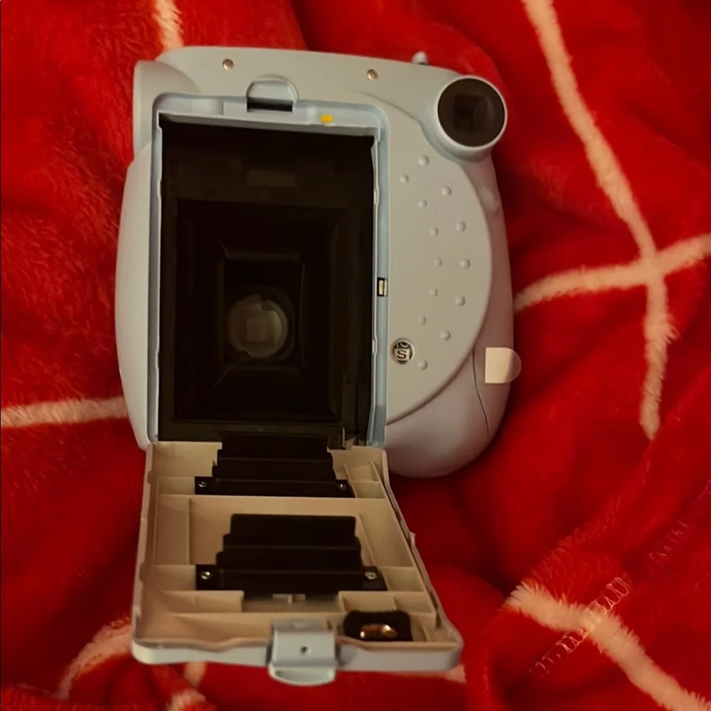 Fujifilm Instax Mini 7S Instant Camera - Light Blue